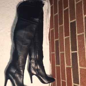 R2 Woman’s Black thighhigh Fringe heeled boots 6